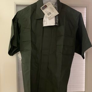 Men’s 5.11 tactical series size small shirt